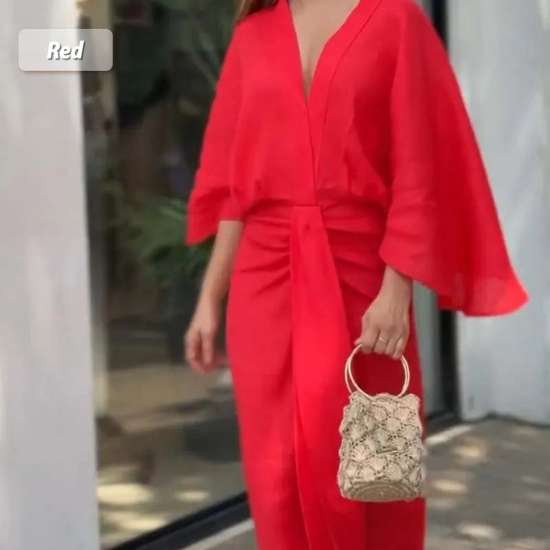 Einfarbiges plissiertes Kleid mit V-Ausschnitt und Fischschwanzsaum