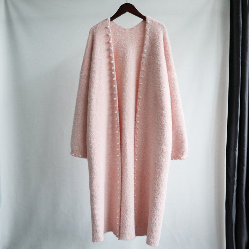Luxuriöse flauschige Strickjacke mit Perlenbesatz für Damen