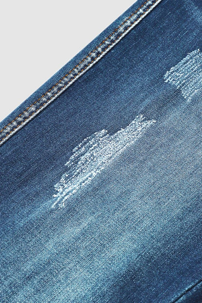 Capri-Jeans mit zerrissenem, hochgerolltem Saum