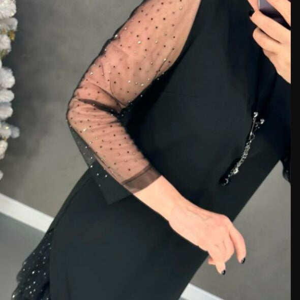 Schwarzes kurzes Abendkleid