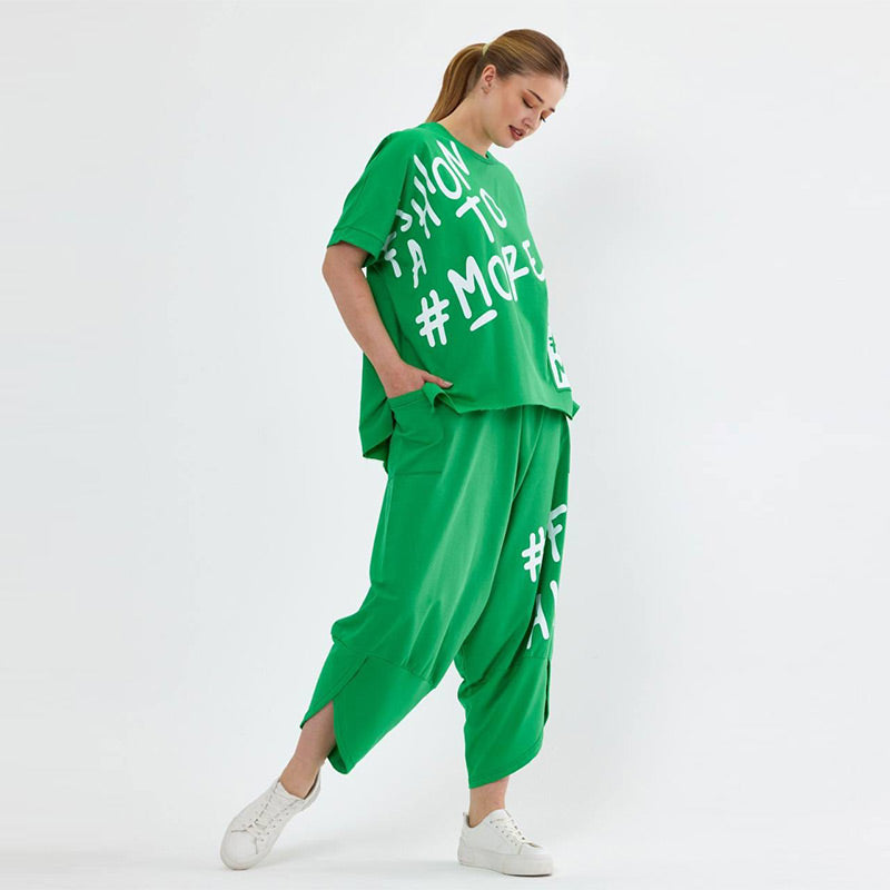 Lässiges, locker sitzendes zweiteiliges Set aus T-Shirt und Hose für Damen