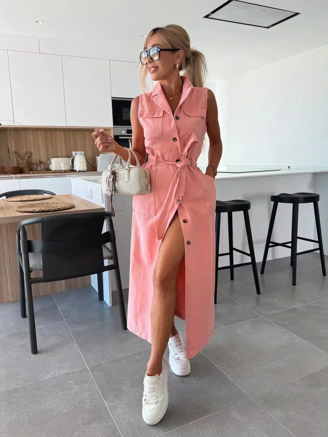 🔥Einfarbiges Jeanskleid mit Knopftasche