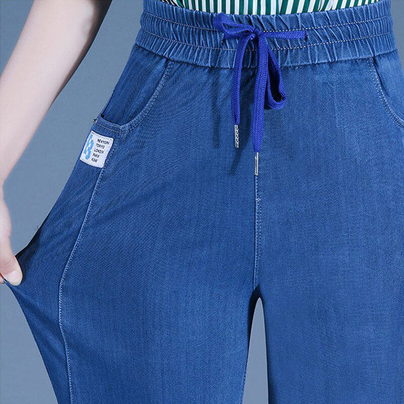 Schmale, lässige, gerade Jeans aus Eisseide