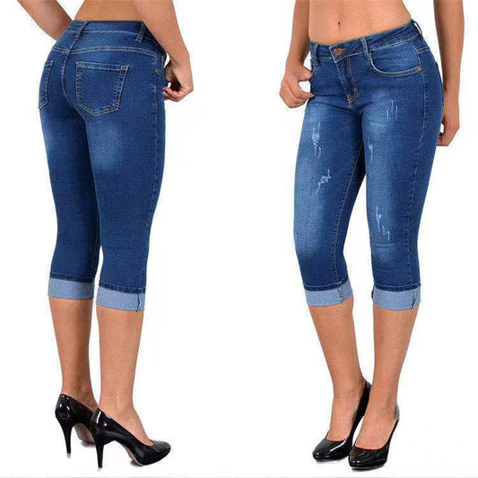 Capri-Jeans mit zerrissenem, hochgerolltem Saum