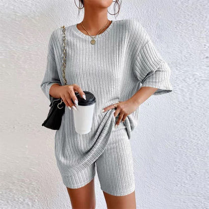 Lässiges 2-teiliges Set aus T-Shirt und Shorts aus Rippenstrick für Damen