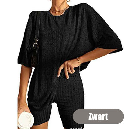 Lässiges 2-teiliges Set aus T-Shirt und Shorts aus Rippenstrick für Damen