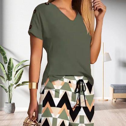 🥻49% Rabatt🩳 Lässige zweiteilige Outfits für Damen: Einfarbiges Oberteil mit V-Ausschnitt und Shorts