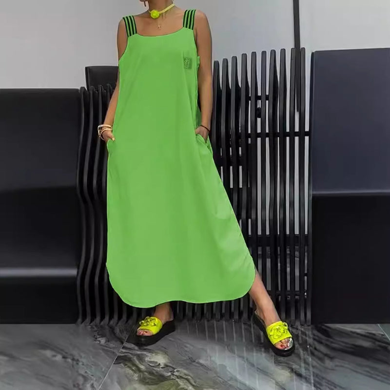 Kleid mit quadratischem Ausschnitt, gestreiften Trägern und Taschen