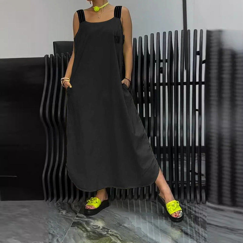 Kleid mit quadratischem Ausschnitt, gestreiften Trägern und Taschen