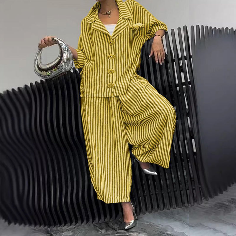 2-teiliges Set mit Jacke mit gestreiftem Revers und Hose mit weitem Bein