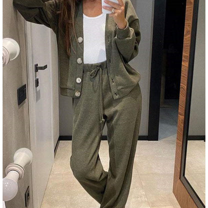 50%Rabatt💥 Herbstlicher neuer Stil Zweiteiliges Set aus gestrickter Jacke mit Knöpfen und Hose für Damen
