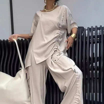 Zweiteiliger Damenanzug mit Rundhals-T-Shirt und Hose