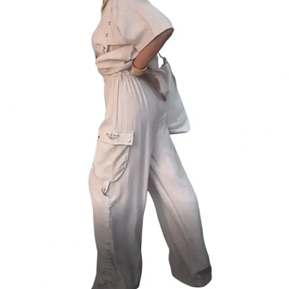 Zweiteiliger Damenanzug mit Rundhals-T-Shirt und Hose