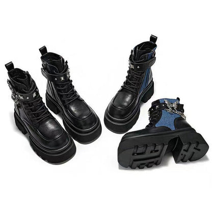 Stiefel mit runder Spitze und Schmetterlingsketten-Akzent