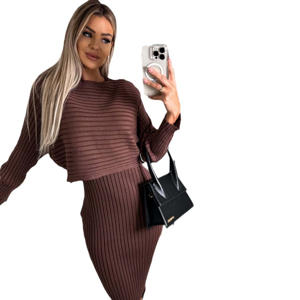 Set aus Strickpullover und Cami-Kleid