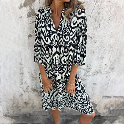 🌸2025 Neues Design🌸V-Ausschnitt gedrucktes Drei-Viertel-Ärmel-Kleid