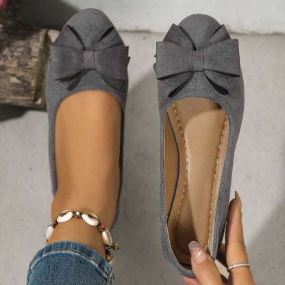 Loafer mit Keilabsatz und Schleifenknopf-Dekor