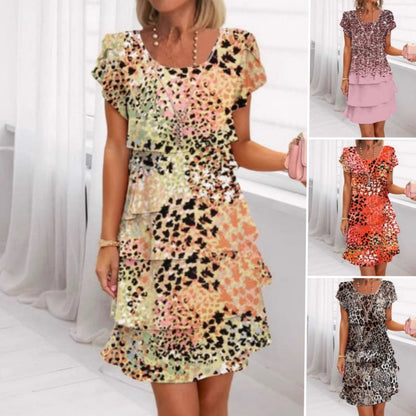 Vielseitiges, stylisches Leopardenmuster mit farbenfrohem Paillettenkleid