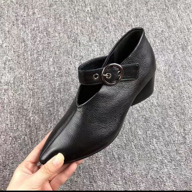 Damen-Schuhe mit Blockabsatz und spitzer Zehenpartie