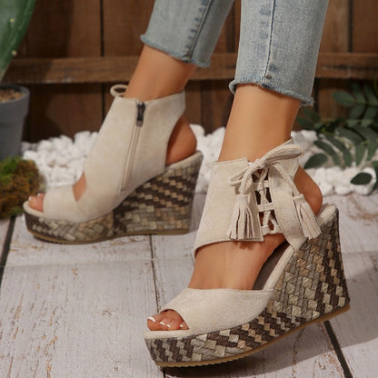 Damen-Sandalen mit offener Zehenpartie und Plateau-Keilabsatz und Quaste