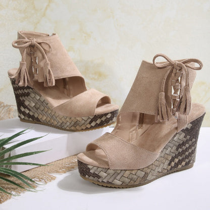 Damen-Sandalen mit offener Zehenpartie und Plateau-Keilabsatz und Quaste