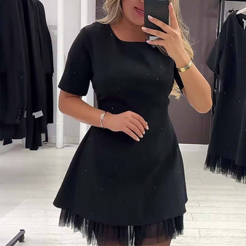 Glitzerndes Minikleid mit kurzen Ärmeln und Spitzenbesatz für Damen