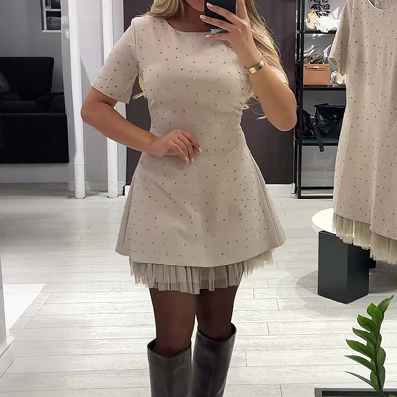 Glitzerndes Minikleid mit kurzen Ärmeln und Spitzenbesatz für Damen