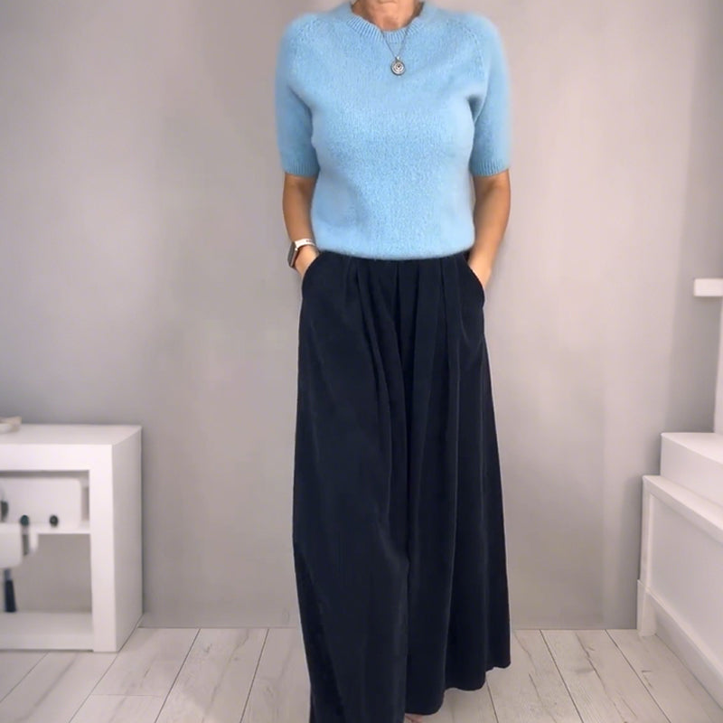 Komfortabel und schick: Set aus Strickoberteil und lockerer Hose mit weitem Bein