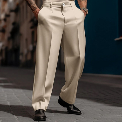 Lässige Herrenhose mit Bundfalten und weitem Bein